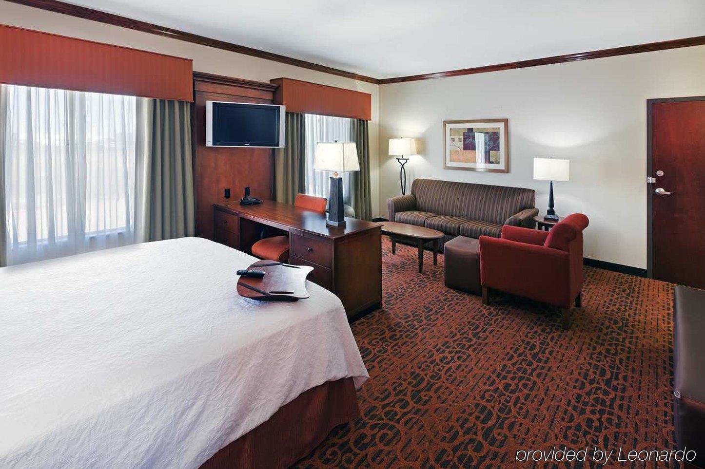 Hampton Inn And Suites Waxahachie Exterior photo
