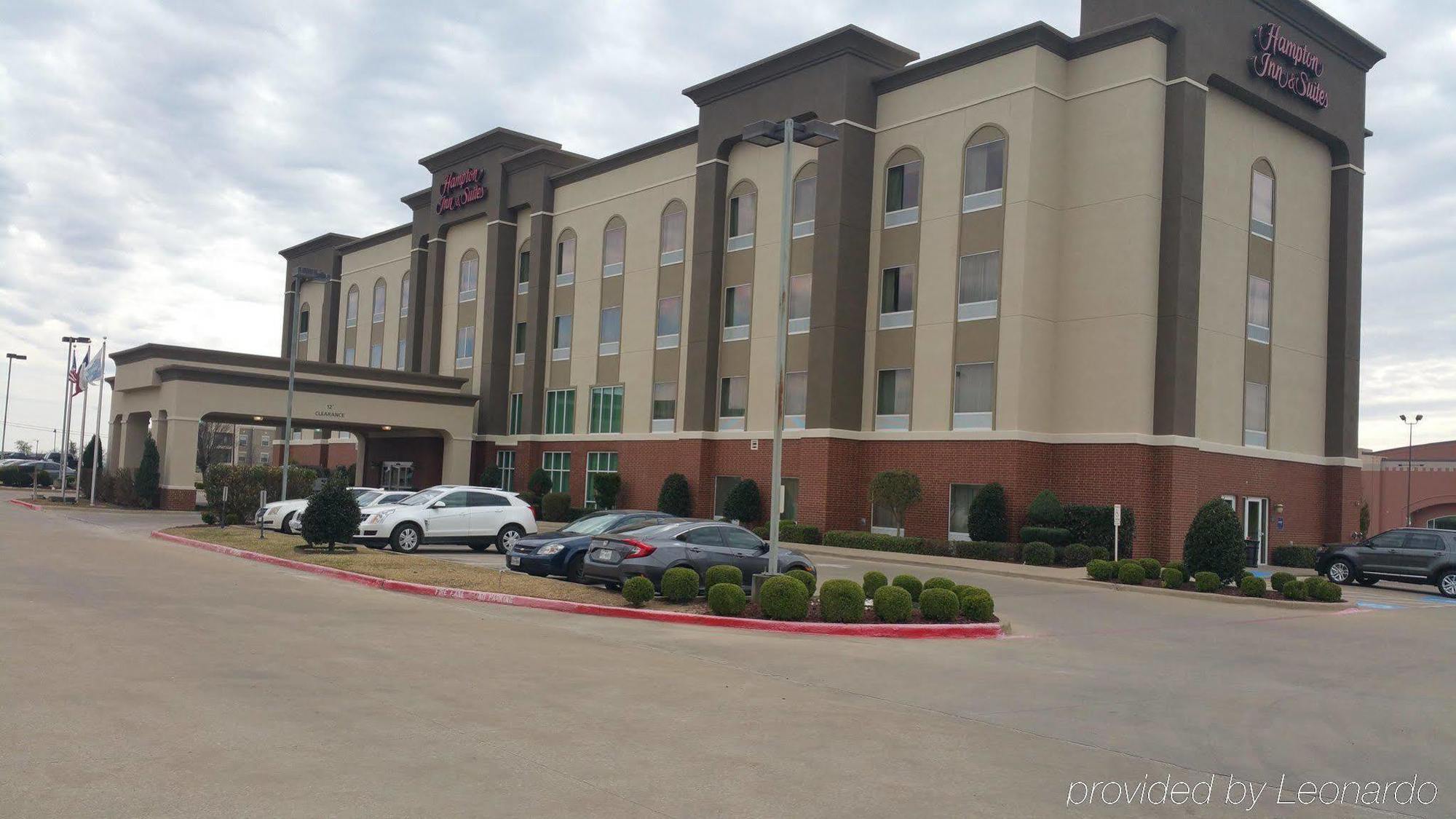 Hampton Inn And Suites Waxahachie Exterior photo